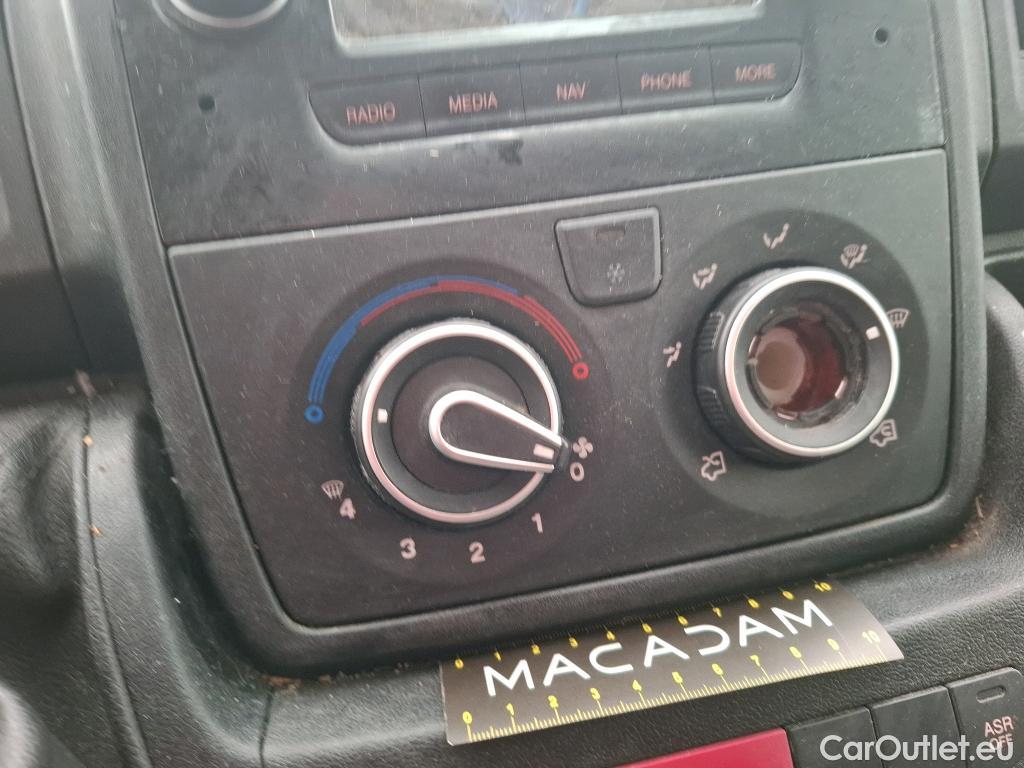  Peugeot  Boxer PEUGEOT  VU 4p Fourgon BLUEHDI 130 SandS PREMI 335 L2H2 #18