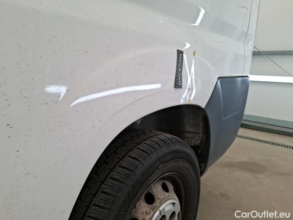  Peugeot  Boxer PEUGEOT  VU 4p Fourgon BLUEHDI 130 SandS PREMI 335 L2H2 #32