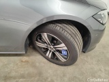  Mercedes  C-Klasse Mercedes-Benz  Berline C 300 e Luxury Line 4d #52