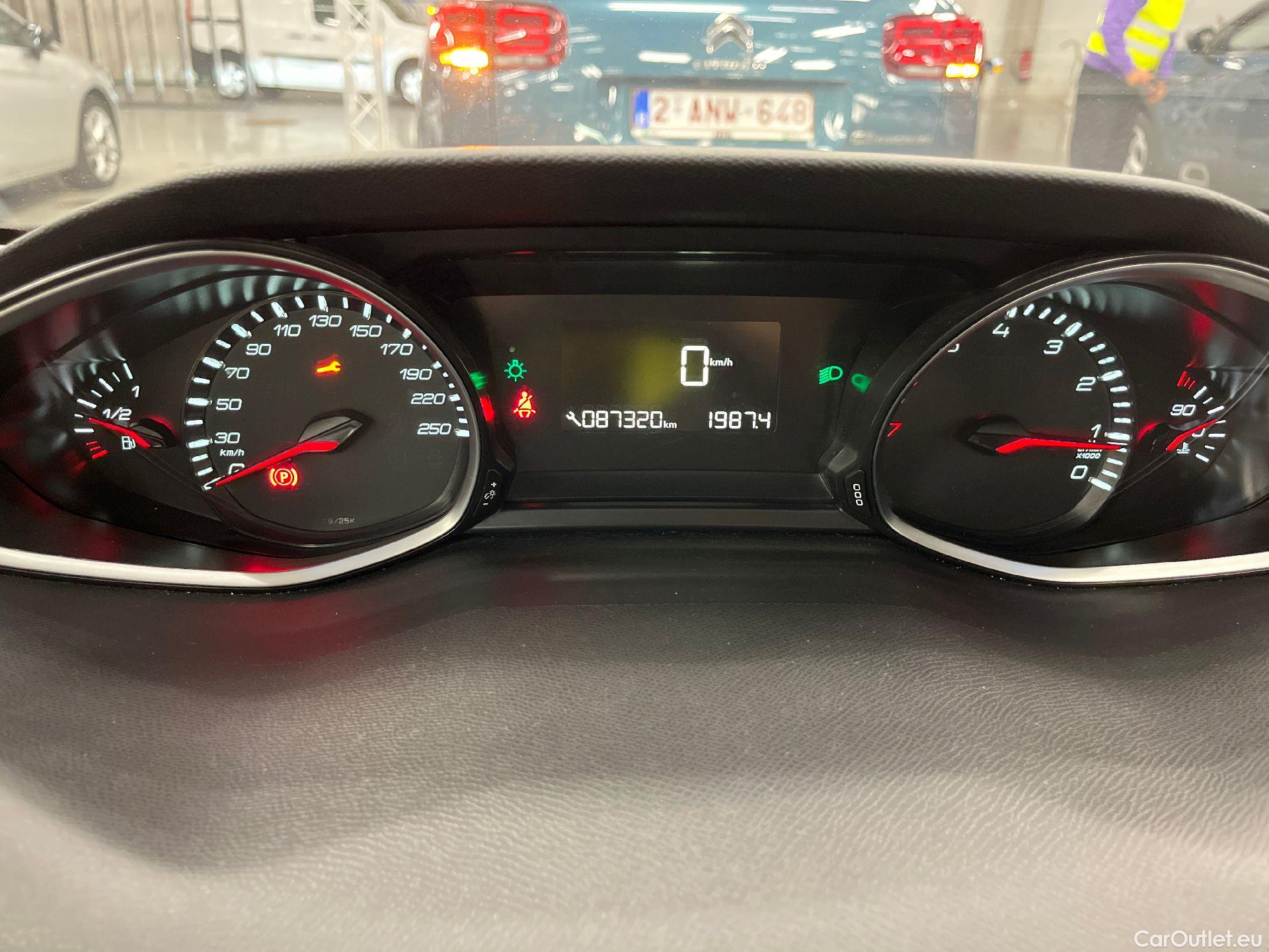  Peugeot  308 Peugeot,  FL'17, Peugeot  1.2 PureTech 110 S&S Active 5d - NO COC #2