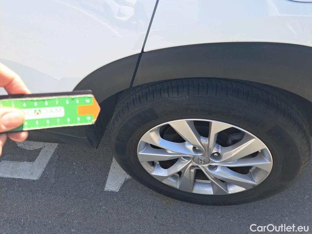  Hyundai  Tucson HYUNDAI  / 2018 / 5P / todoterreno 1.6 CRDI 85kW (116CV) 48V SLE 4X2(SP)(SL) #6