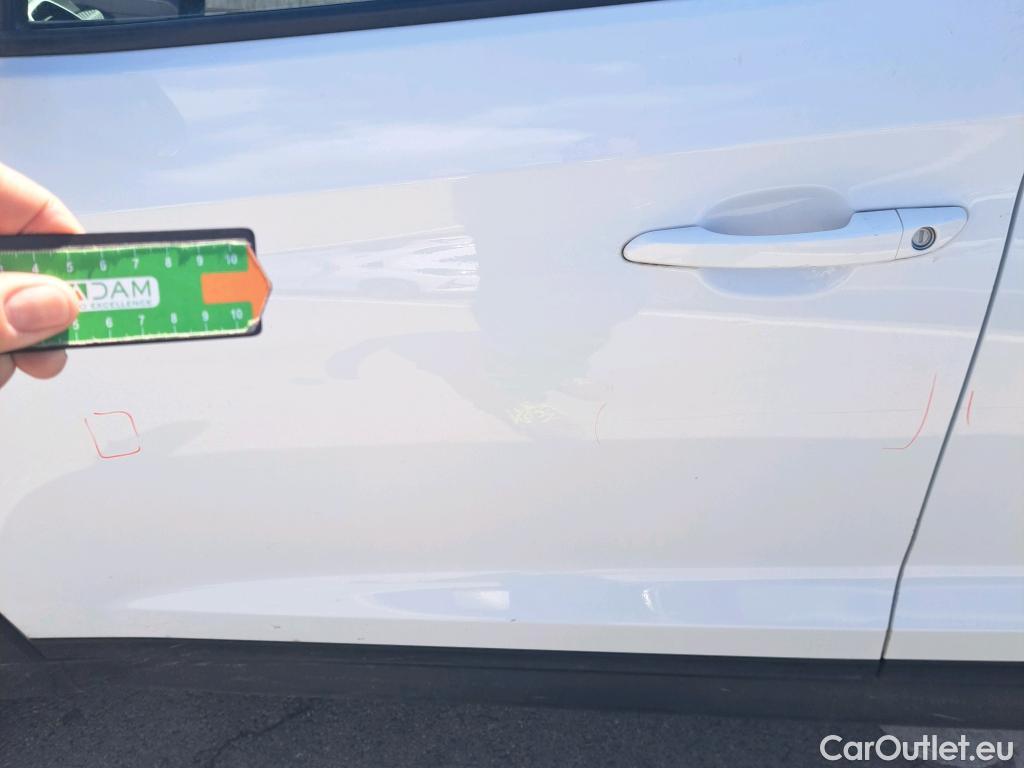  Hyundai  Tucson HYUNDAI  / 2018 / 5P / todoterreno 1.6 CRDI 85kW (116CV) 48V SLE 4X2(SP)(SL) #35