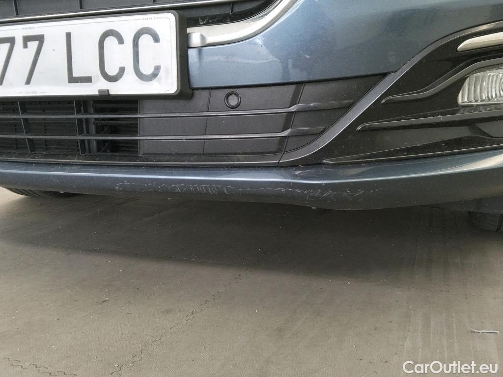  Ford  Mondeo FORD  / 2014 / 5P / berlina con portón 2.0 TDCi 110kW (150CV) Titanium 235 #9