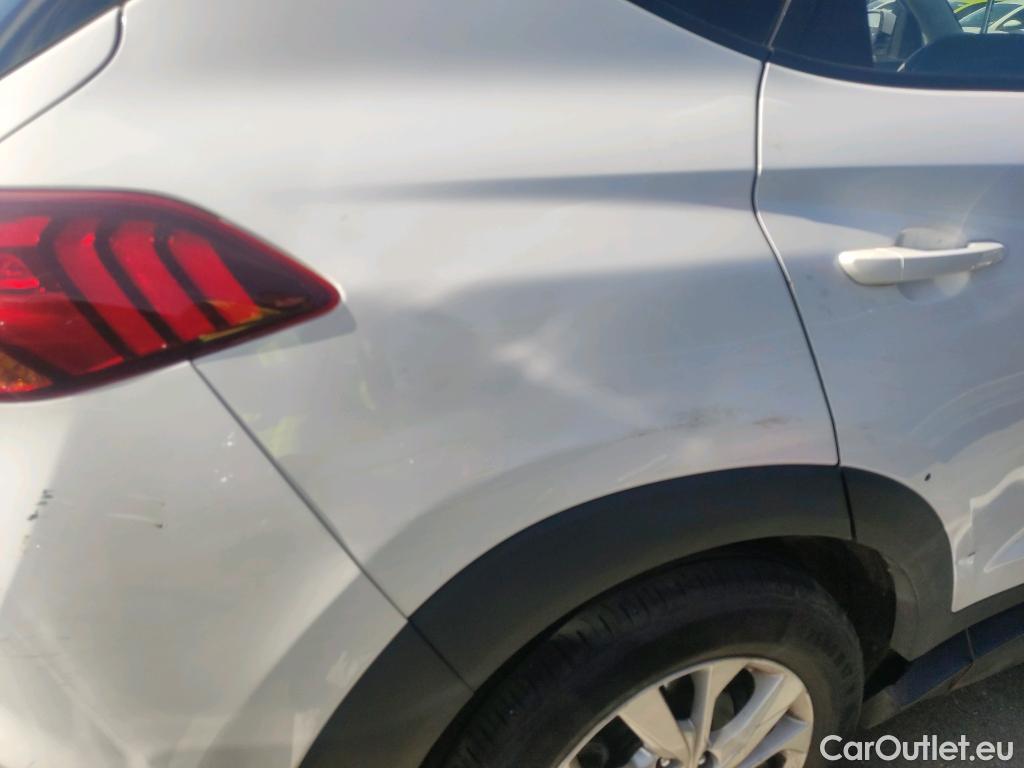  Hyundai  Tucson HYUNDAI  / 2018 / 5P / todoterreno 1.6 CRDI 85kW (116CV) 48V SLE 4X2(SP)(SL) #15