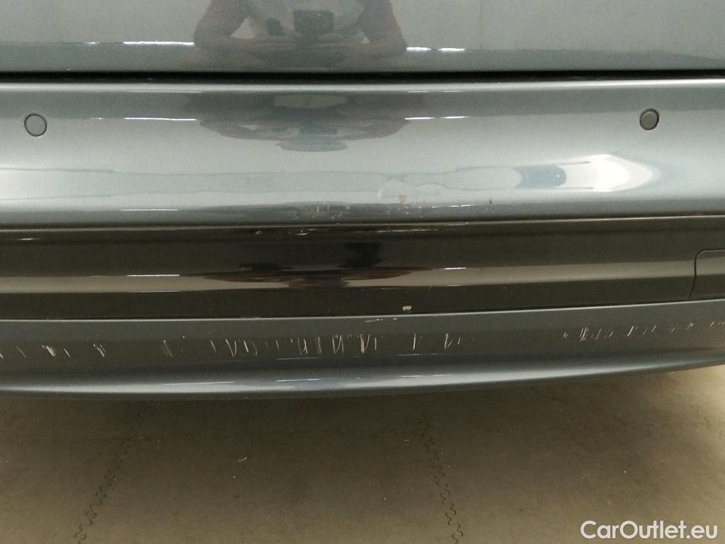  Ford  Mondeo FORD  / 2014 / 5P / berlina con portón 2.0 TDCi 110kW (150CV) Titanium 235 #13