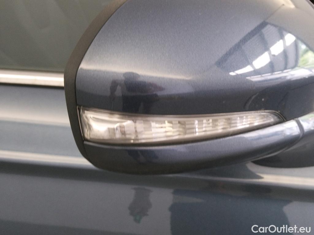  Ford  Mondeo FORD  / 2014 / 5P / berlina con portón 2.0 TDCi 110kW (150CV) Titanium 235 #21
