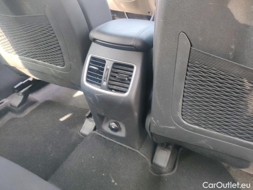  Hyundai  Tucson HYUNDAI  / 2018 / 5P / todoterreno 1.6 CRDI 85kW (116CV) 48V SLE 4X2(SP)(SL) #49