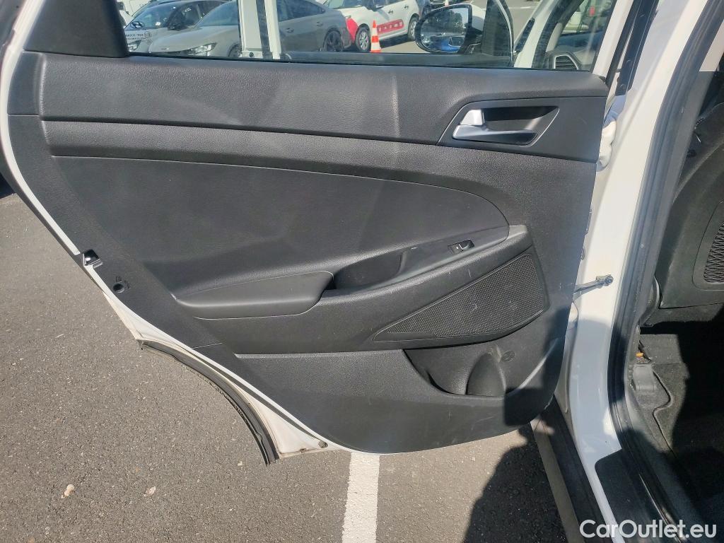  Hyundai  Tucson HYUNDAI  / 2018 / 5P / todoterreno 1.6 CRDI 85kW (116CV) 48V SLE 4X2(SP)(SL) #39