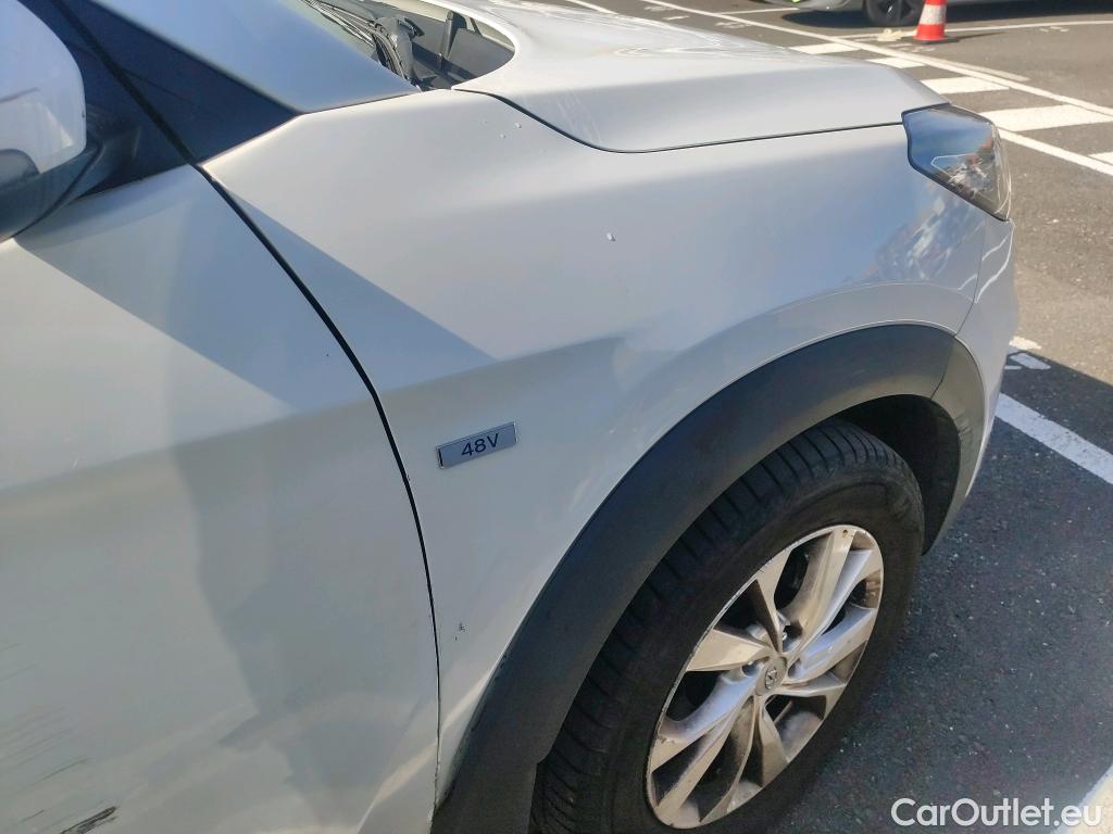  Hyundai  Tucson HYUNDAI  / 2018 / 5P / todoterreno 1.6 CRDI 85kW (116CV) 48V SLE 4X2(SP)(SL) #35