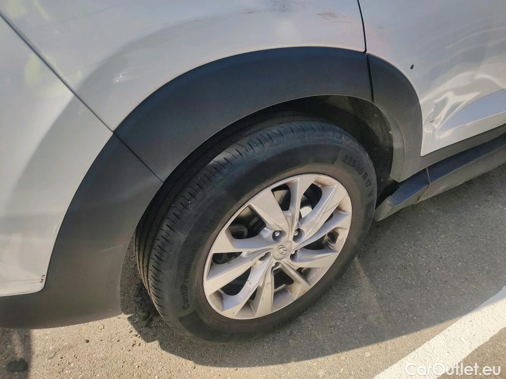  Hyundai  Tucson HYUNDAI  / 2018 / 5P / todoterreno 1.6 CRDI 85kW (116CV) 48V SLE 4X2(SP)(SL) #28
