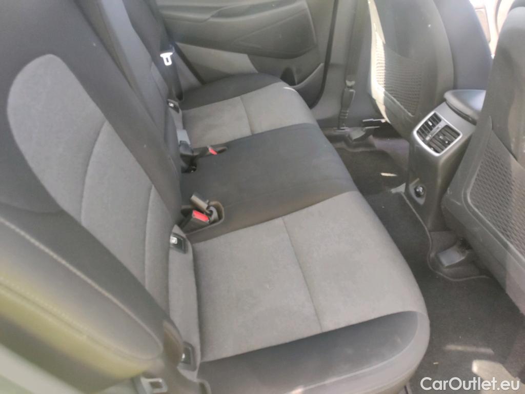  Hyundai  Tucson HYUNDAI  / 2018 / 5P / todoterreno 1.6 CRDI 85kW (116CV) 48V SLE 4X2(SP)(SL) #21