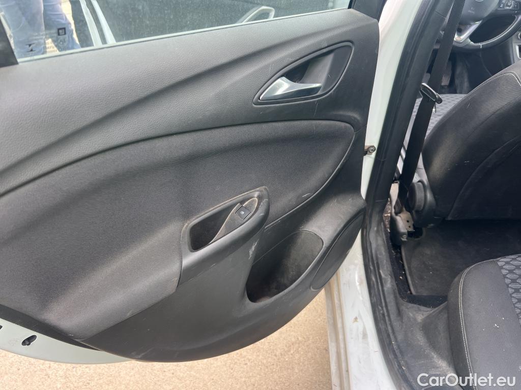  Opel  Astra OPEL  / 2019 / 5P / familiar 1.5D DVC 77kW (105CV) Edition ST #44