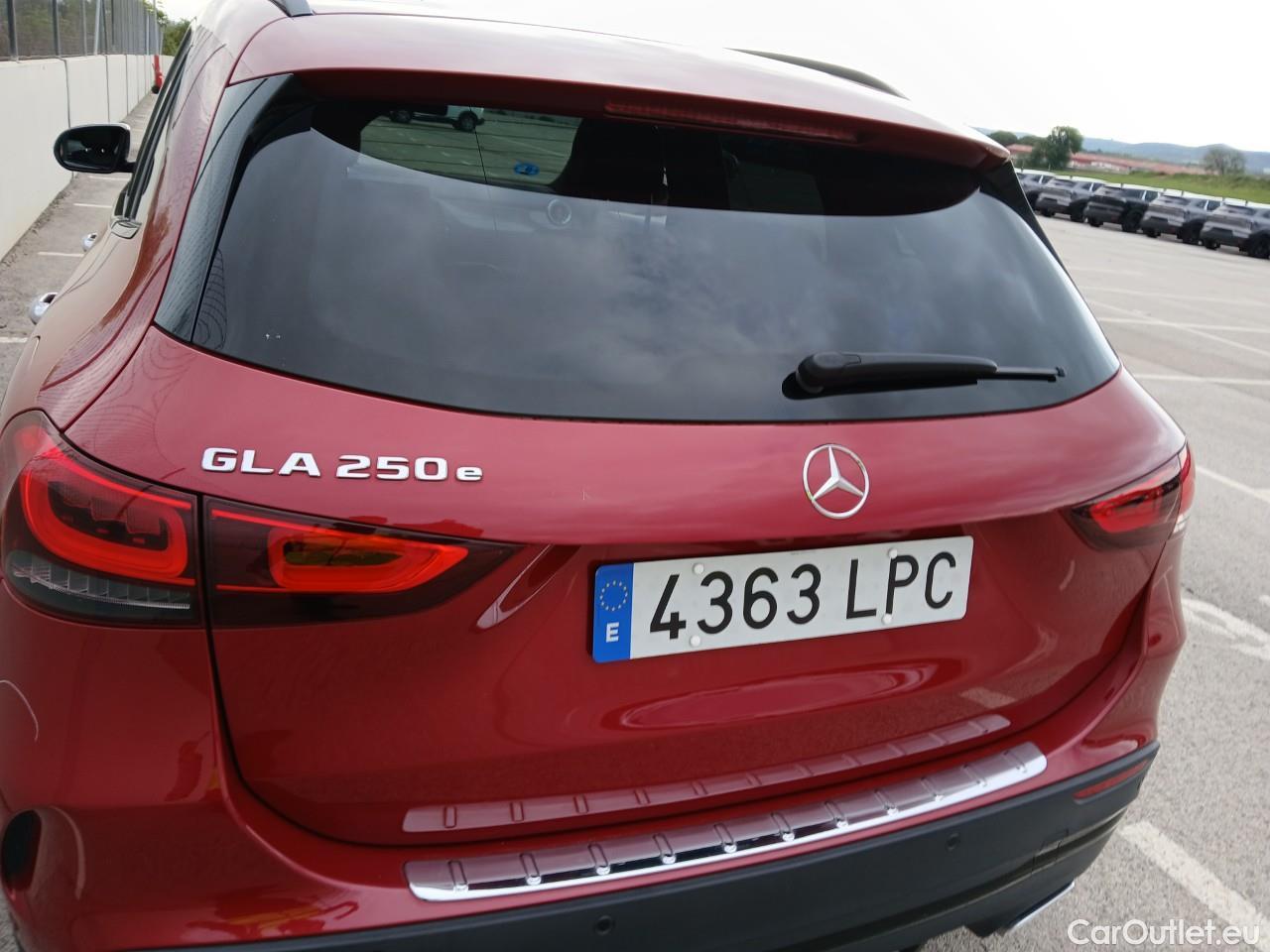  Mercedes  GLA Clase   250 e (247.786)AMG 1.3 AMG Line 220CV AT8 E6d #19