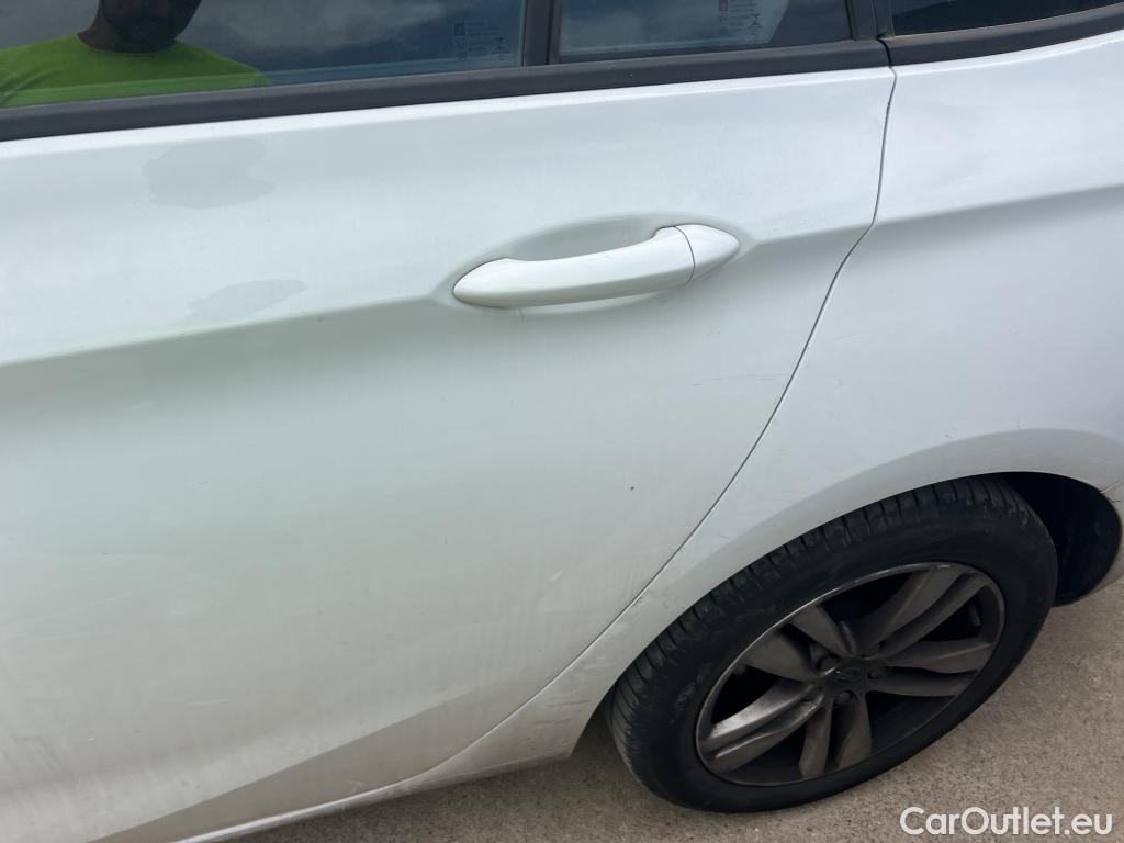  Opel  Astra OPEL  / 2019 / 5P / familiar 1.5D DVC 77kW (105CV) Edition ST #26