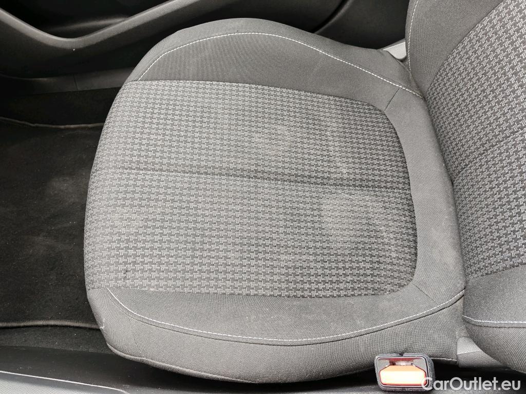  Peugeot  308 PEUGEOT  / 2017 / 5P / berlina con portón 5p Active Pack BlueHDi 130 S&S #17