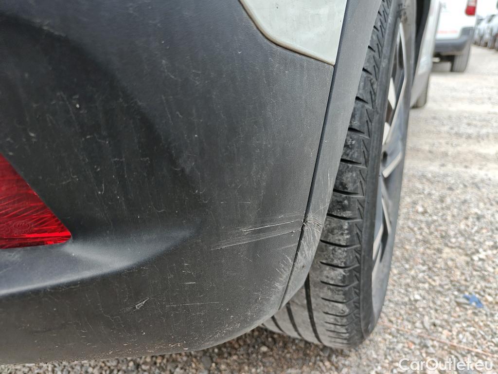  Peugeot  2008  Allure 1.5 HDi 100CV MT6 E6dT #41