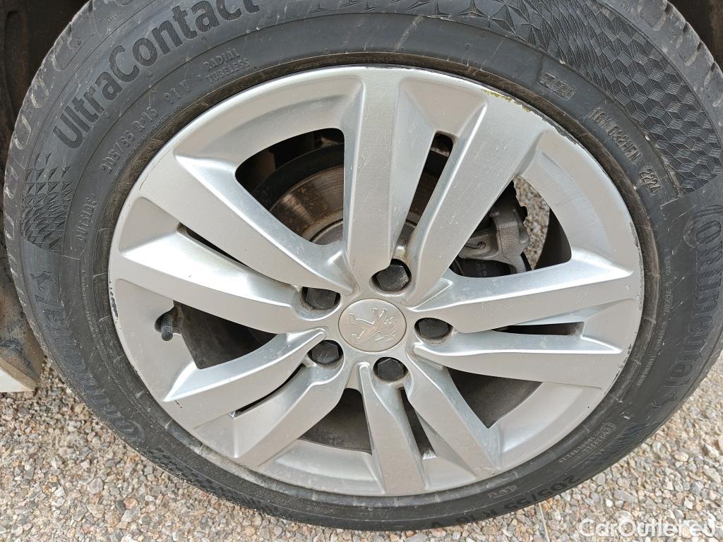  Peugeot  308 PEUGEOT  / 2017 / 5P / berlina con portón 5p Active Pack BlueHDi 130 S&S #20