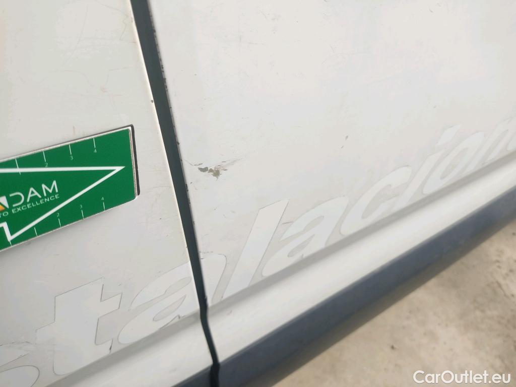  Peugeot  Partner PEUGEOT  / 2018 / 3P / furgón derivado de turismo Pro Standard 600kg BlueHDi 73kW (AC) #17