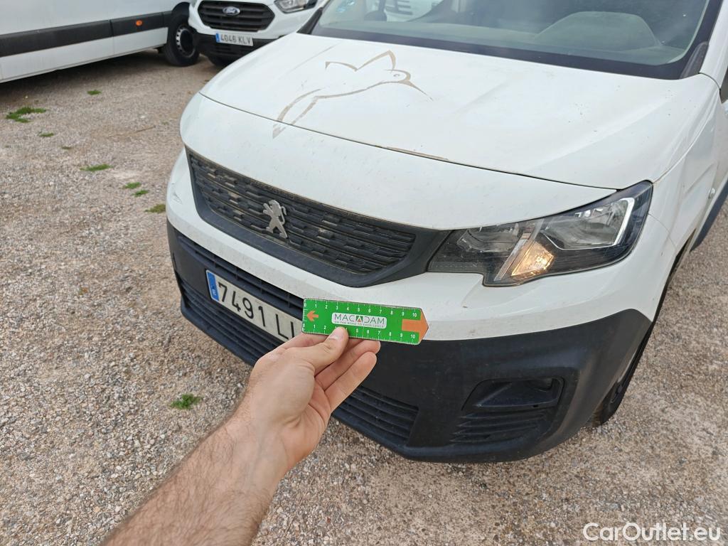  Peugeot  Partner PEUGEOT  / 2018 / 3P / furgón derivado de turismo Pro Standard 600kg BlueHDi 73kW (AC) #49