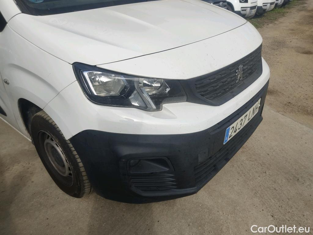  Peugeot  Partner PEUGEOT  / 2018 / 3P / furgón derivado de turismo Pro Standard 600kg BlueHDi 73kW (AC) #21
