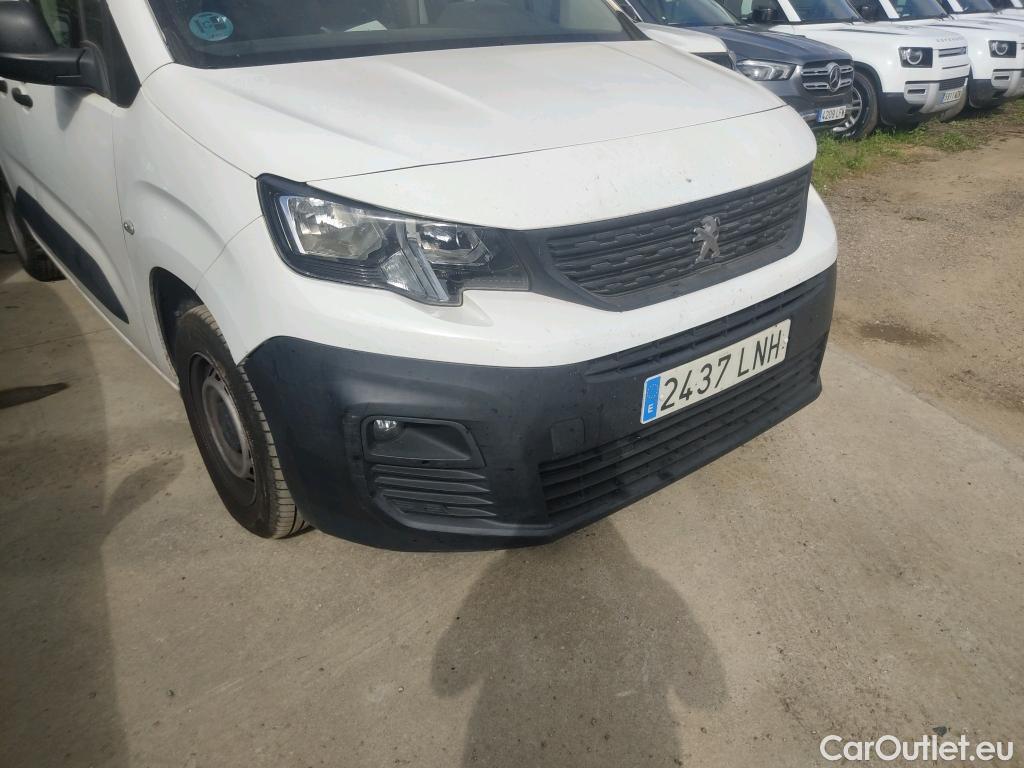  Peugeot  Partner PEUGEOT  / 2018 / 3P / furgón derivado de turismo Pro Standard 600kg BlueHDi 73kW (AC) #44