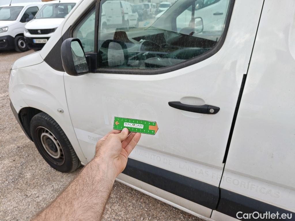  Peugeot  Partner PEUGEOT  / 2018 / 3P / furgón derivado de turismo Pro Standard 600kg BlueHDi 73kW (AC) #35
