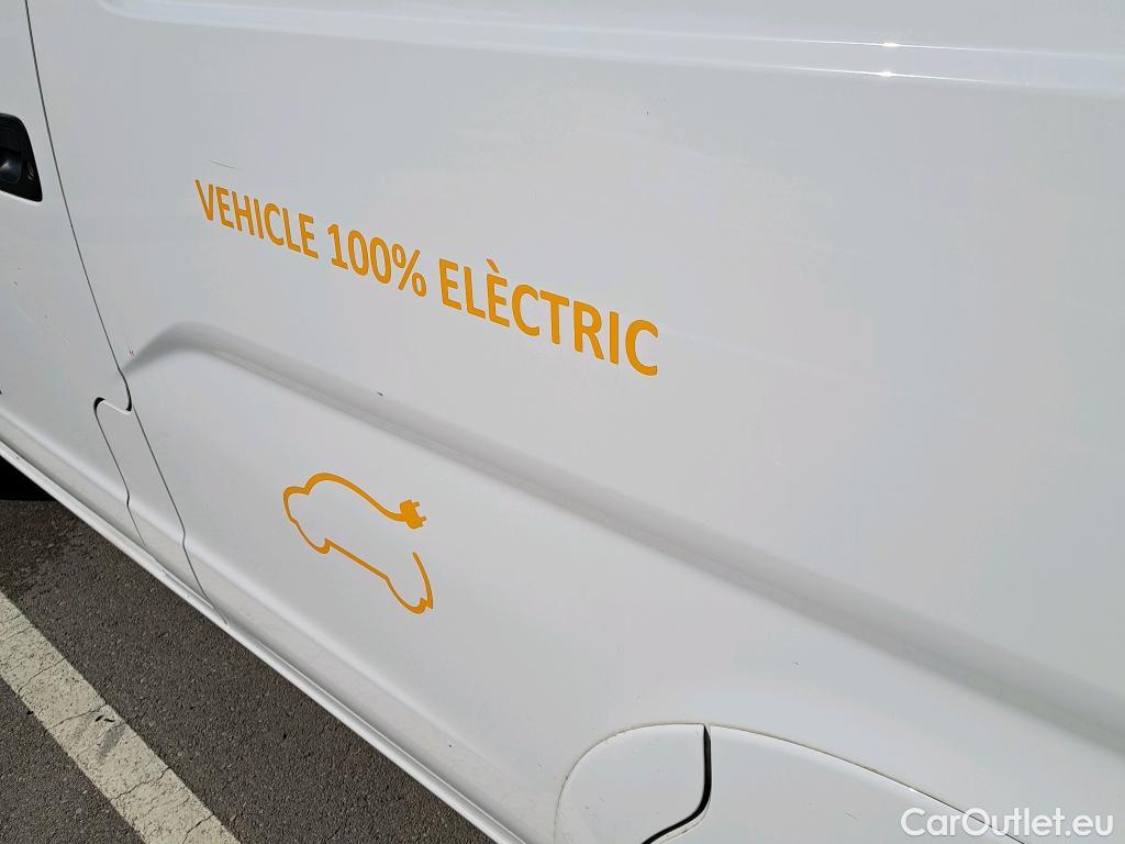  Nissan  NV200 NISSAN e- / 2009 / 4P / furgón Furgón 4p 40 kWh PROFESIONAL #11