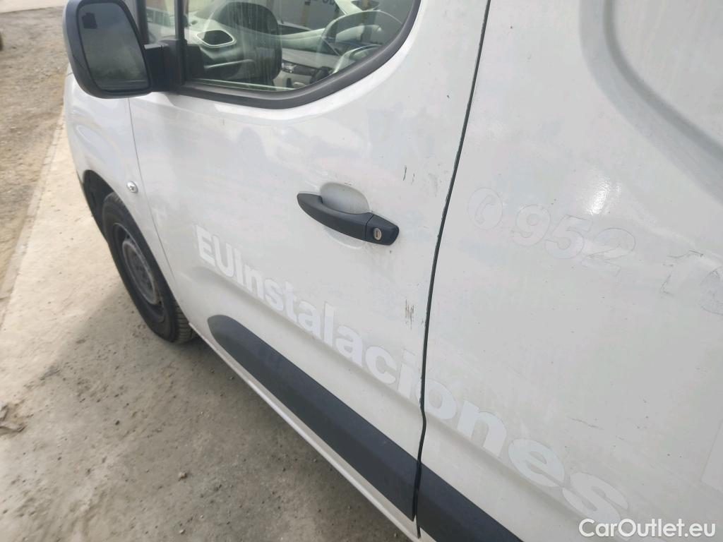  Peugeot  Partner PEUGEOT  / 2018 / 3P / furgón derivado de turismo Pro Standard 600kg BlueHDi 73kW (AC) #18