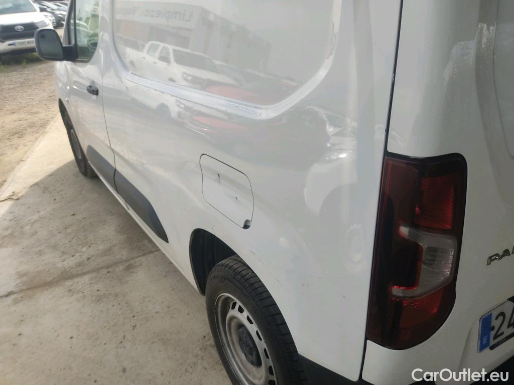  Peugeot  Partner PEUGEOT  / 2018 / 3P / furgón derivado de turismo Pro Standard 600kg BlueHDi 73kW (AC) #59