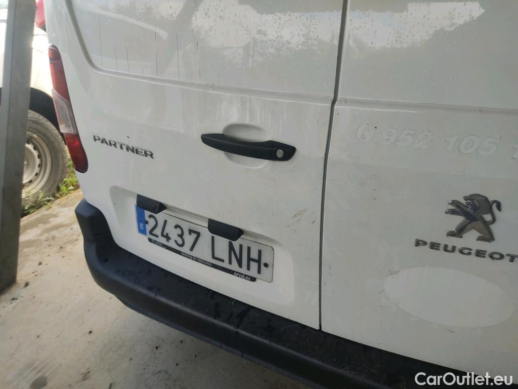  Peugeot  Partner PEUGEOT  / 2018 / 3P / furgón derivado de turismo Pro Standard 600kg BlueHDi 73kW (AC) #46