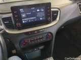  KIA  Cee'd KIA  SW 1.4 T-GDI 140 KM 6MT M 5d #18