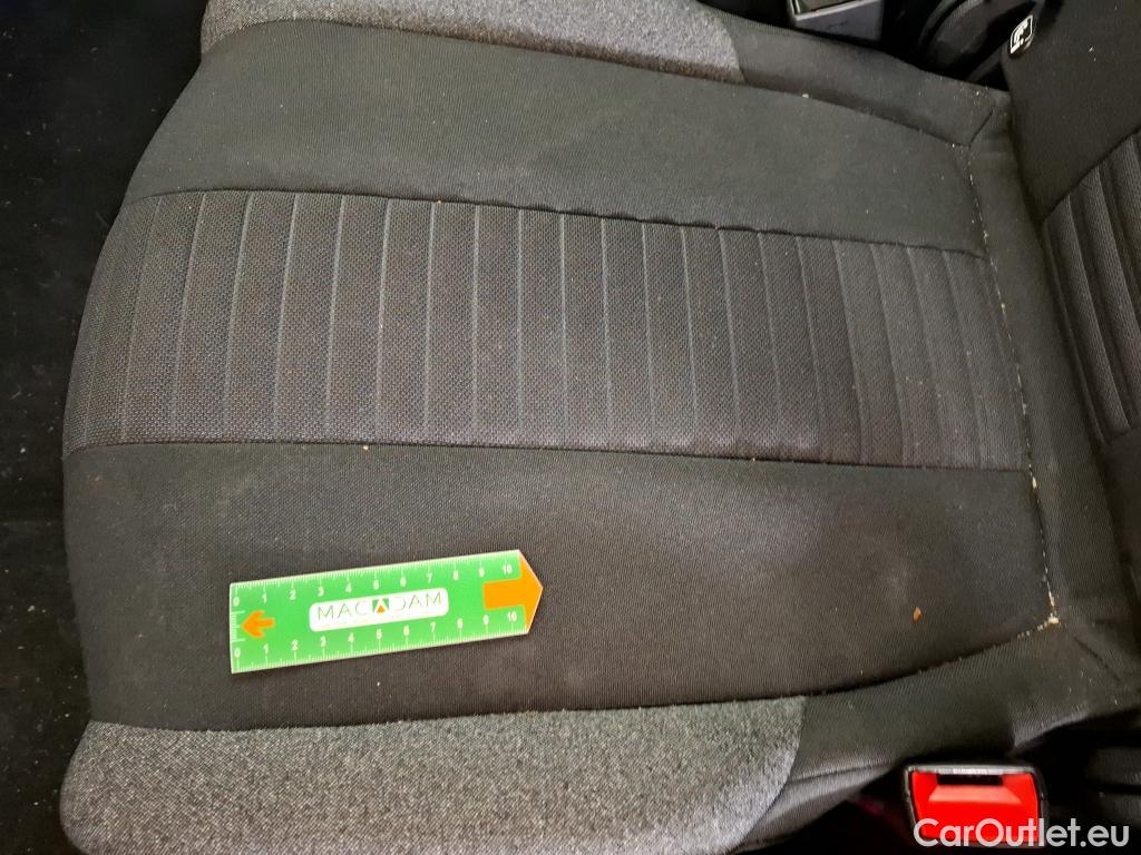  Peugeot  5008 PEUGEOT  / 2020 / 5P / SUV PureTech 130 S&S EAT8 Active Pack #37