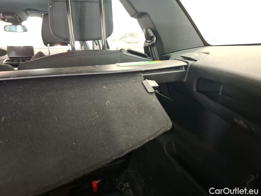  Peugeot  5008 PEUGEOT  / 2020 / 5P / SUV PureTech 130 S&S EAT8 Active Pack #34
