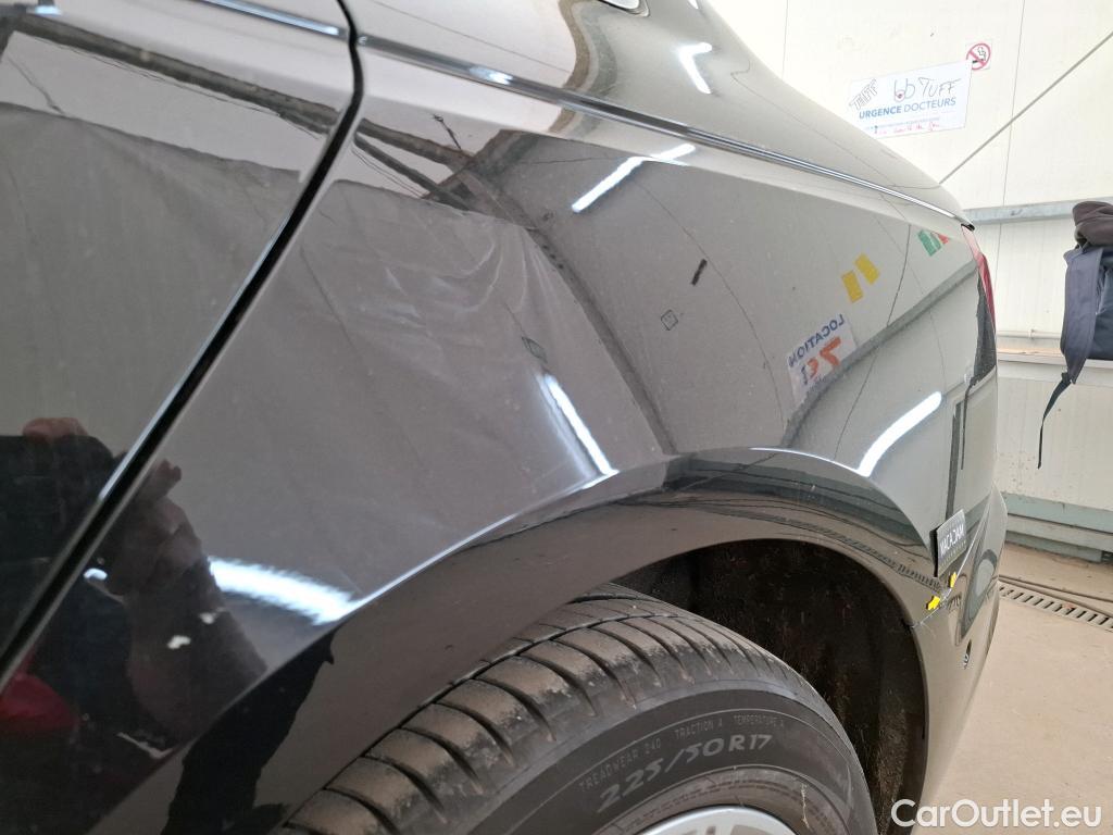  Audi  A4  Lim. 35 TDI Business line 2.0 TDI 165CV BVA7 E6dT #1