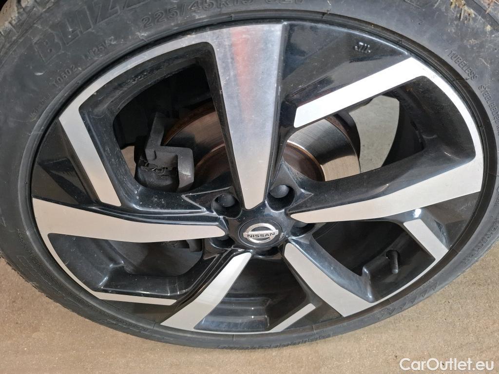  Nissan  Qashqai NISSAN  5p Crossover 1.6 DCI 130 Xtronic Tekna #26