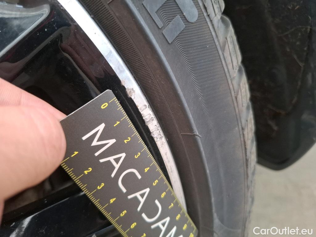  Mercedes  CLA-Klasse MERCEDES-BENZ CLA Coupe / 2019 / 4P / Coupé CLA 180 d AMG Line BA8 #33