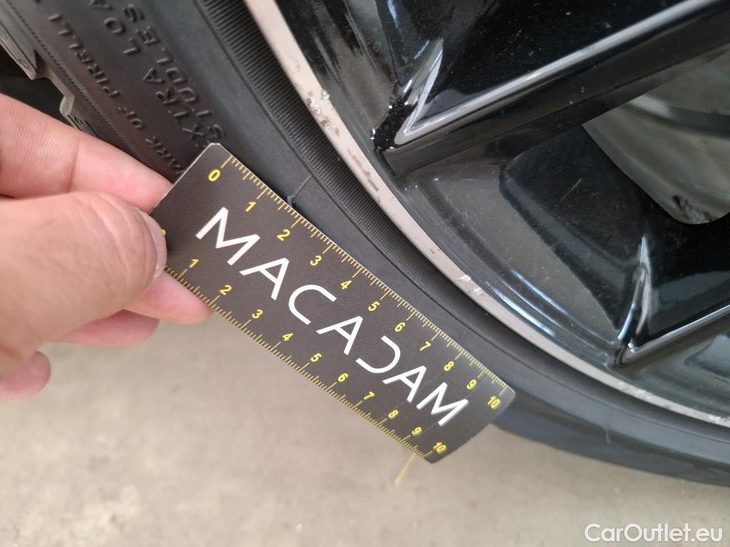  Mercedes  CLA-Klasse MERCEDES-BENZ CLA Coupe / 2019 / 4P / Coupé CLA 180 d AMG Line BA8 #37