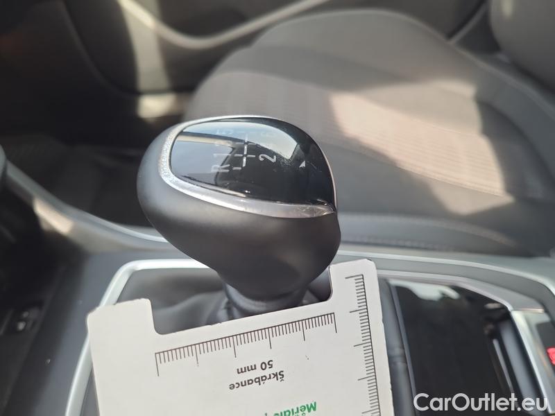  Peugeot  308  II (2013)  SW 1.5BHDi 130 Allure #8