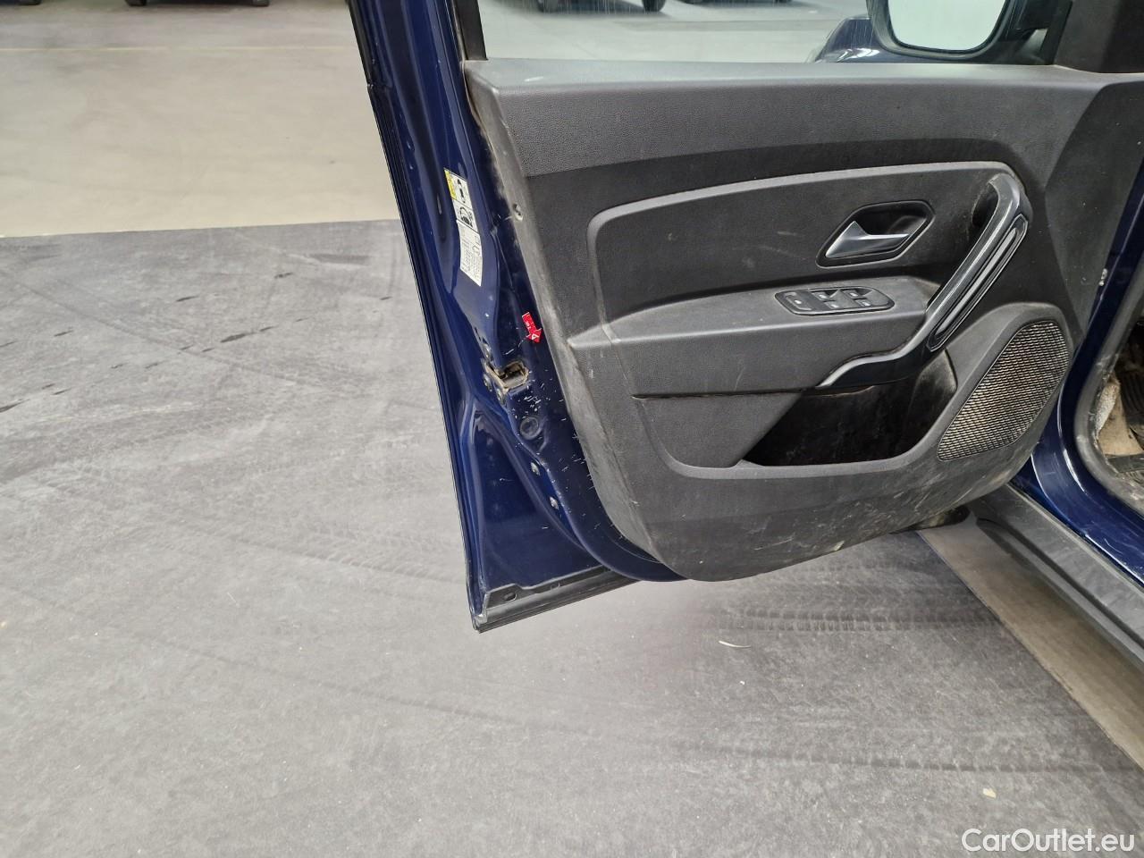  Dacia  Duster 1.5 Blue dCi 115CP Comfort 4WD #12