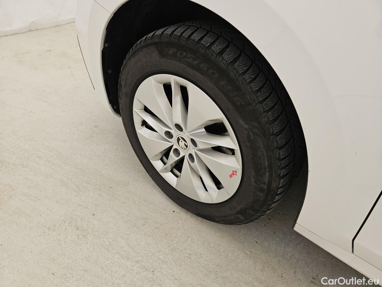  Skoda  Octavia 2.0 TDI 115CP Ambition Combi #4