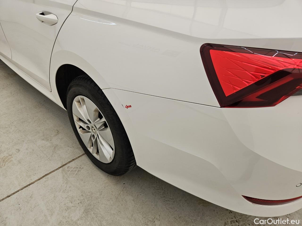 Skoda  Octavia 2.0 TDI 115CP Ambition Combi #33