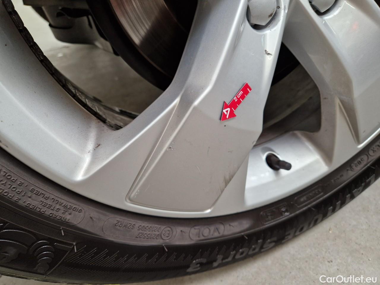  Volvo  XC 40 1.5 T3 163CP Momentum Pro AT #37