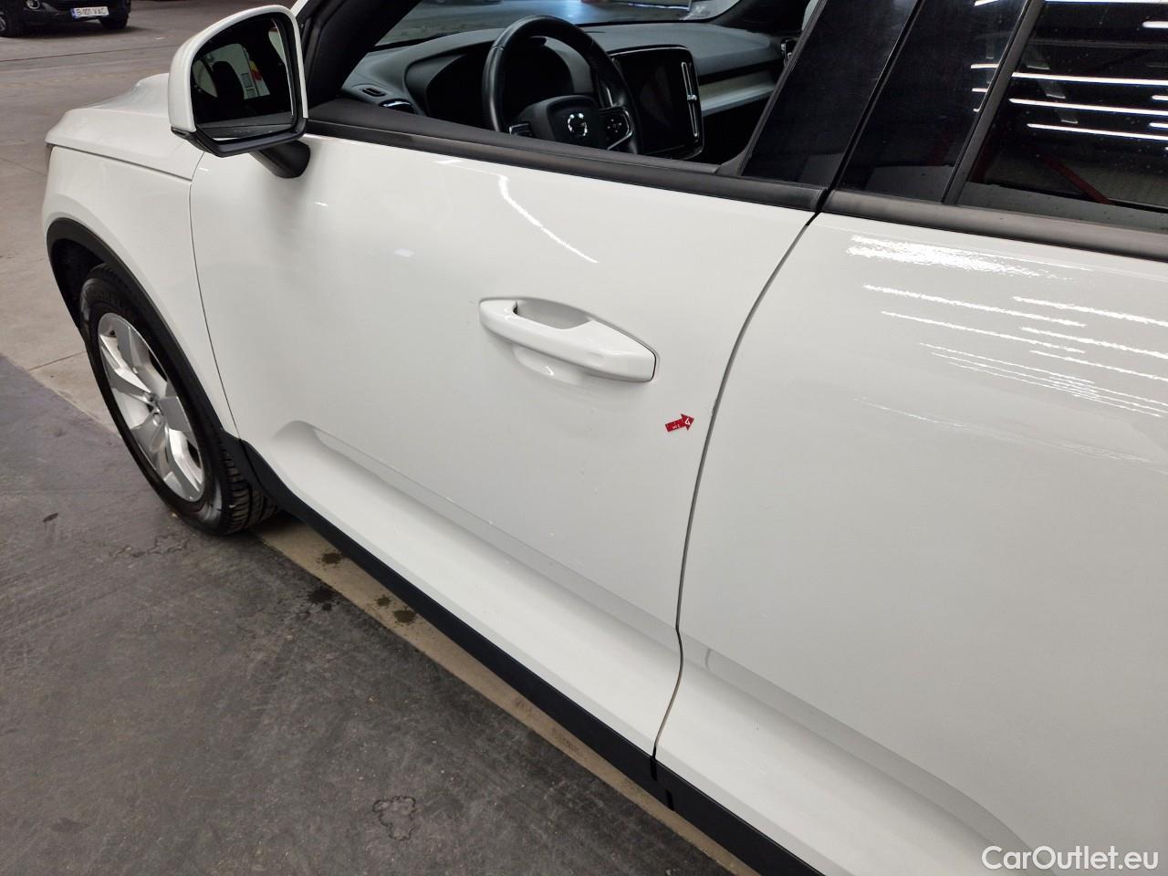  Volvo  XC 40 1.5 T3 163CP Momentum Pro AT #2
