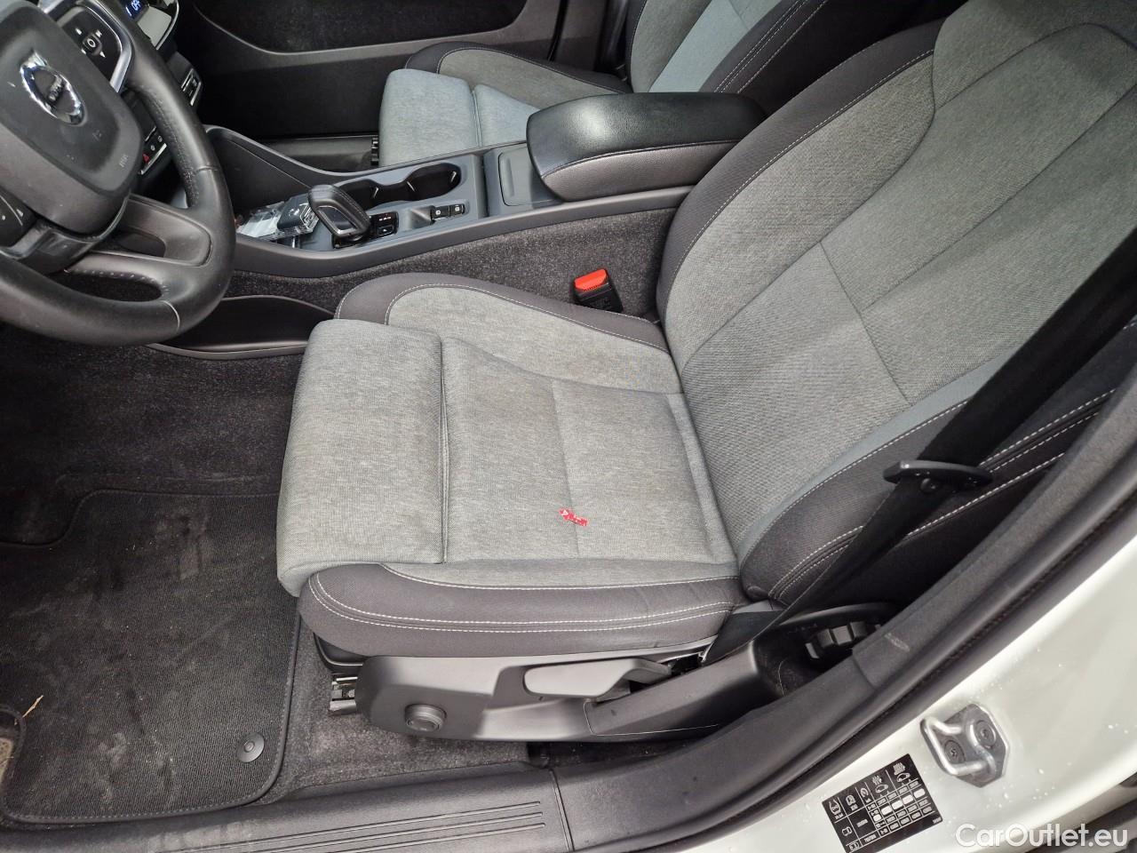  Volvo  XC 40 1.5 T3 163CP Momentum Pro AT #47