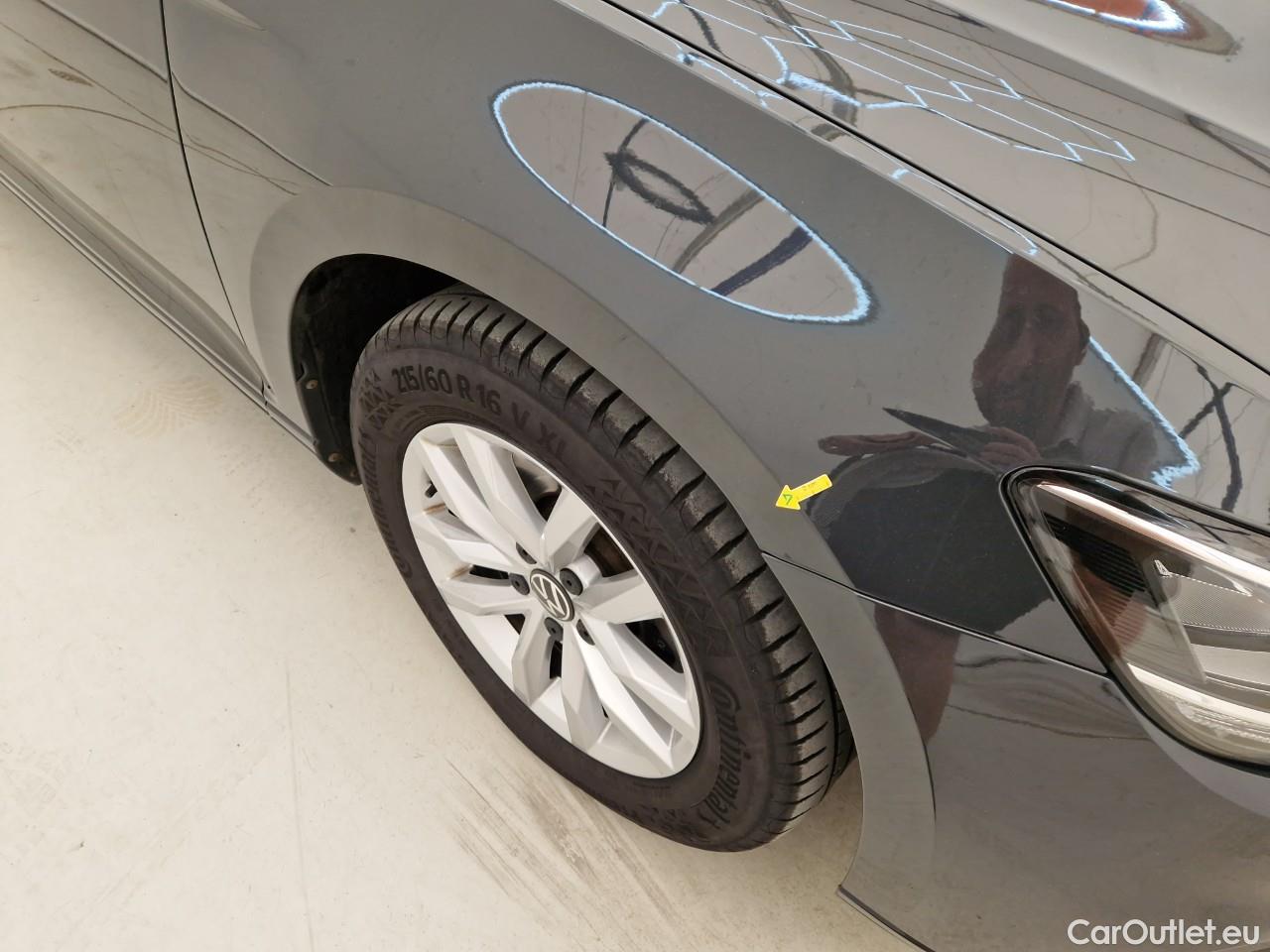  Volkswagen  Passat Comfortline 2.0 TDI DSG 150 CP #16