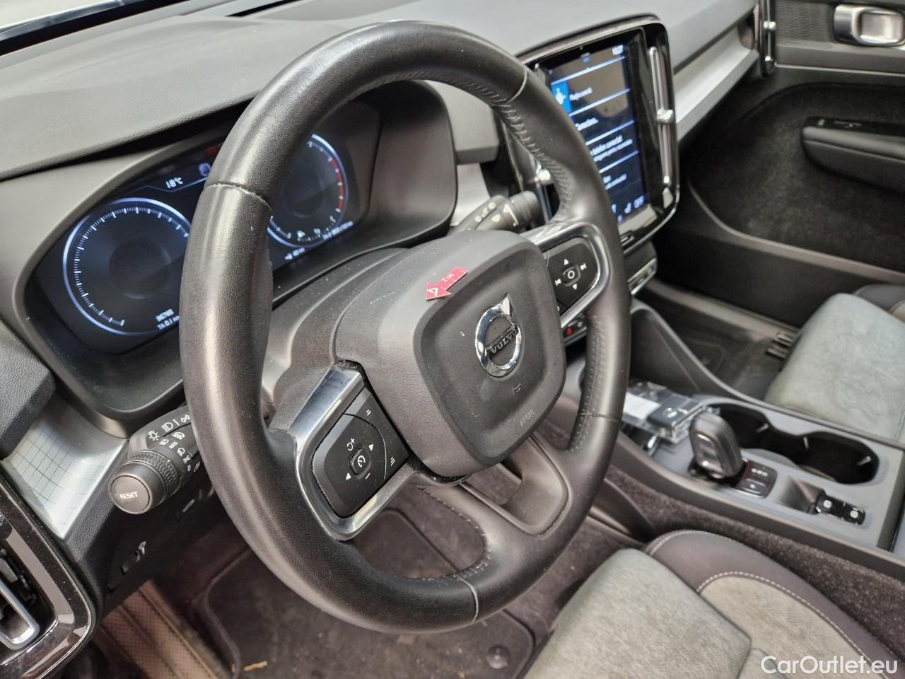  Volvo  XC 40 1.5 T3 163CP Momentum Pro AT #48