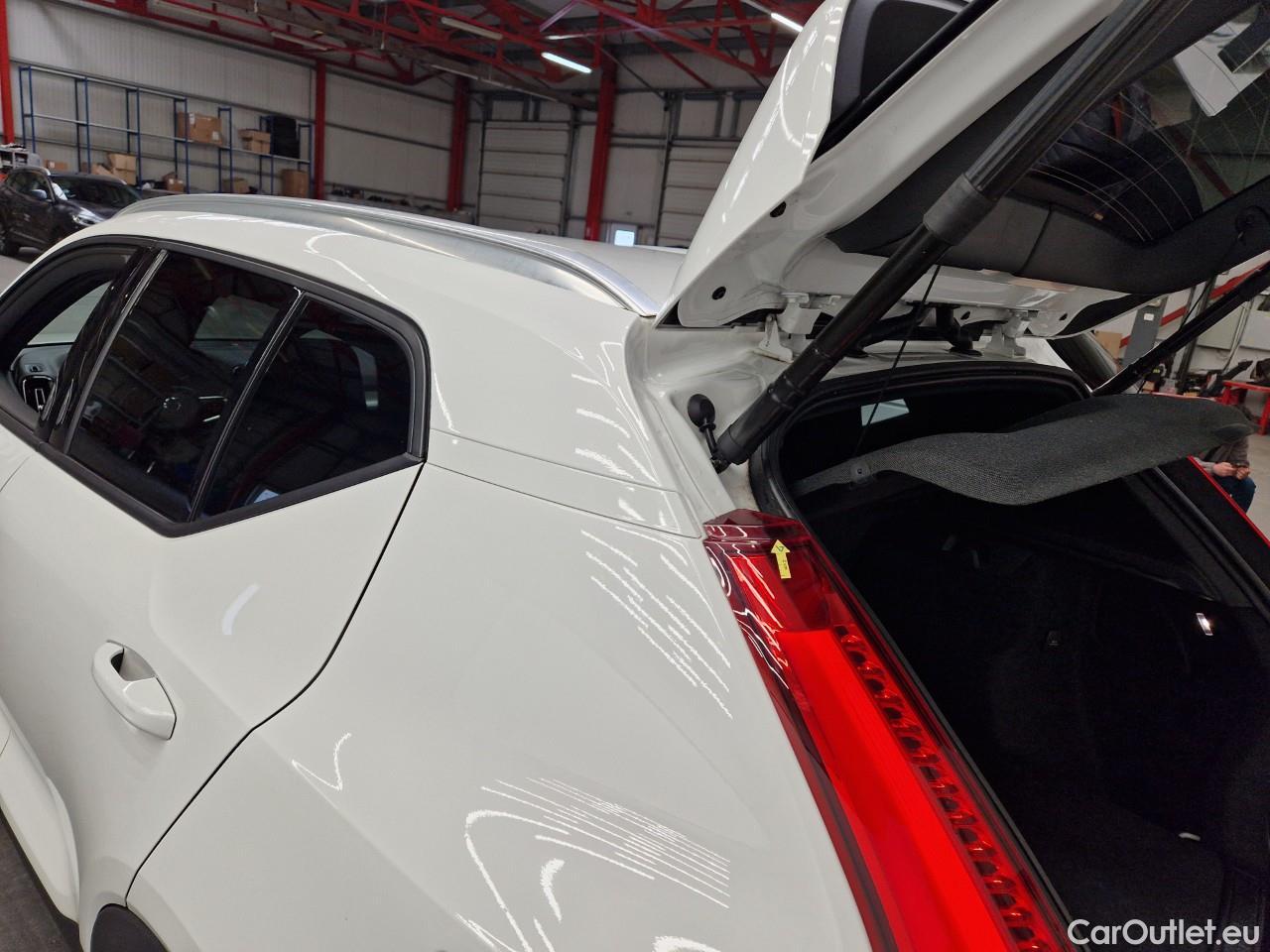  Volvo  XC 40 1.5 T3 163CP Momentum Pro AT #43