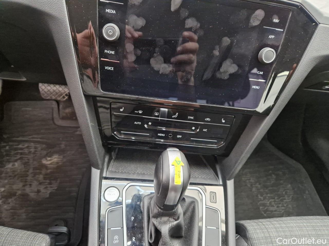  Volkswagen  Passat Comfortline 2.0 TDI DSG 150 CP #38