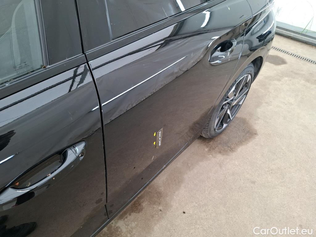  Peugeot  308  Allure Pack 1.5 HDi 130CV BVA8 E6d #40