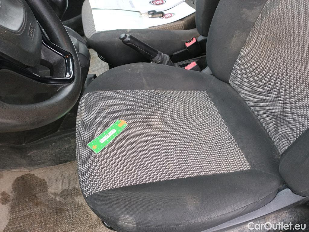  Fiat  Doblo FIAT Doblò Cargo/2015/3P/furgón derivado de turismo Cargo Base Plus 1.3 Mjet 70kW (95CV) #20